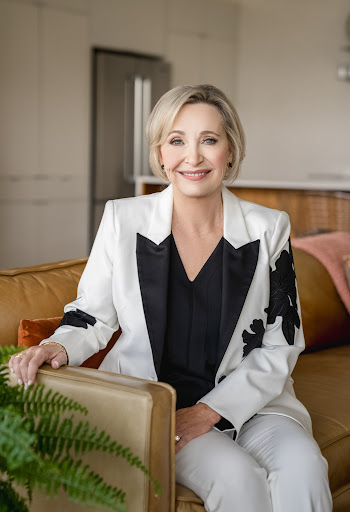 Sharon Siebert, Realtor - Visual