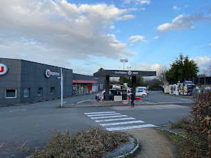 Photo n°4 de U Express et Drive à Argentré (Agence de location de voitures)