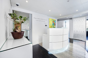 Photo n°2 de Docteur Elias Khoury à Paris (Cabinet d'implants dentaires)