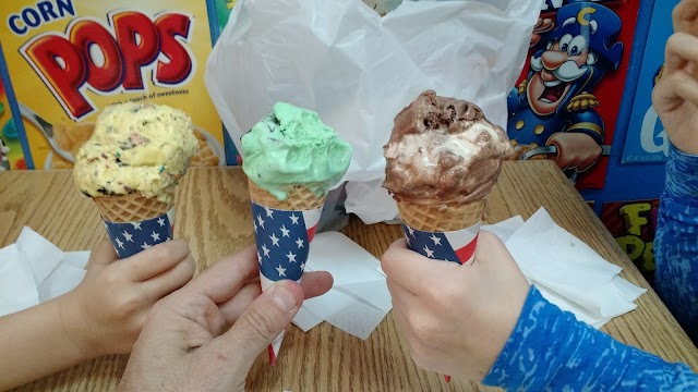 Max & Mina's Ice Cream