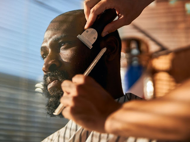 D'luxe Man Grooming Open Times