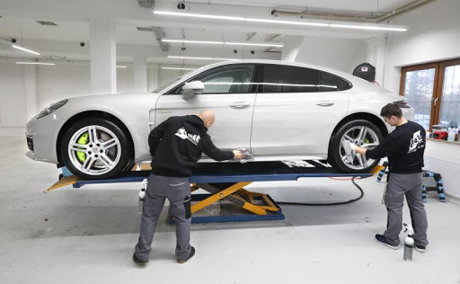 Lack & Karosserie Reit GmbH | Ihr Tesla Approved Body Shop - Thumbnail