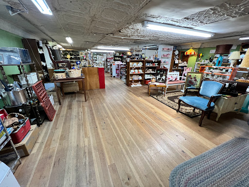 Metcalf Sisters Antiques - Thumbnail