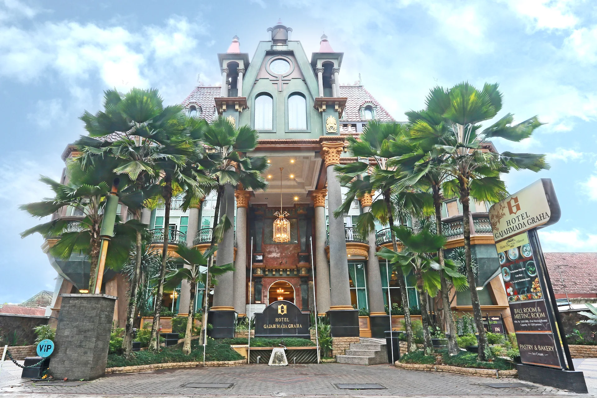 Hotel Gajahmada Graha