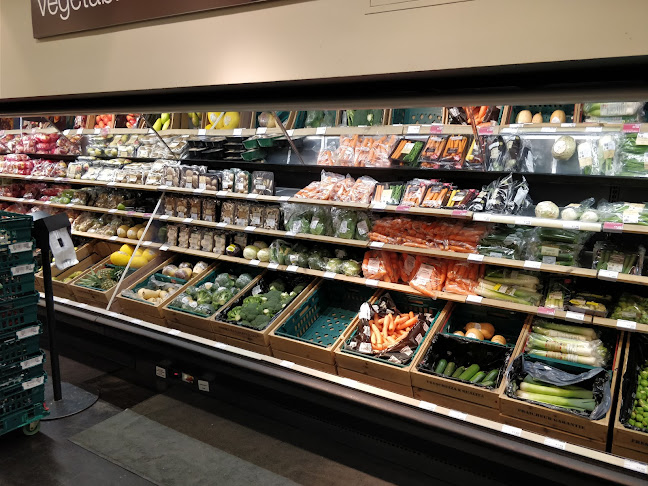 Comments and reviews of Marks and Spencer