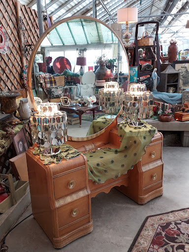 Recoup Consignment & Flower - Thumbnail
