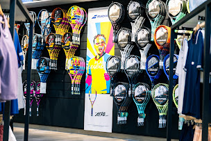 Photo n°11 de ALL IN STORE | Magasin de sport à Lyon | Spécialiste Tennis, Padel & Multimarques à Décines-Charpieu (Magasin d'articles de sports)