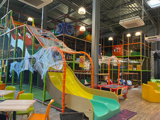 Max Aventure Oytier Saint Oblas I Parc de jeux indoor pour enfants