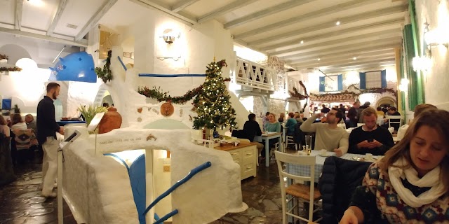 Dionysos Taverna