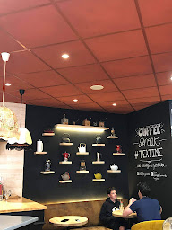 Photo n°18 de L'Echoppe gourmande-produits régionaux à Fougères (Salon de thé)