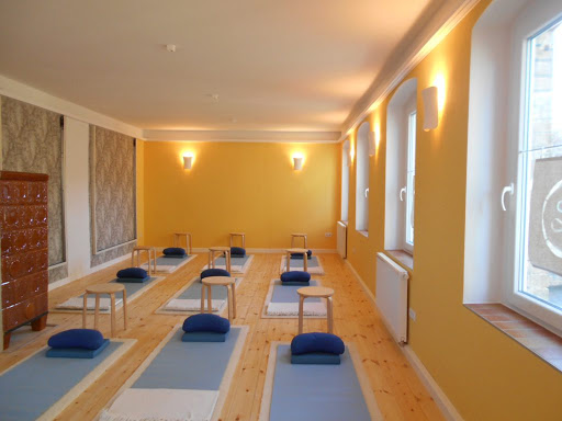 Kraut und Yoga - Visual