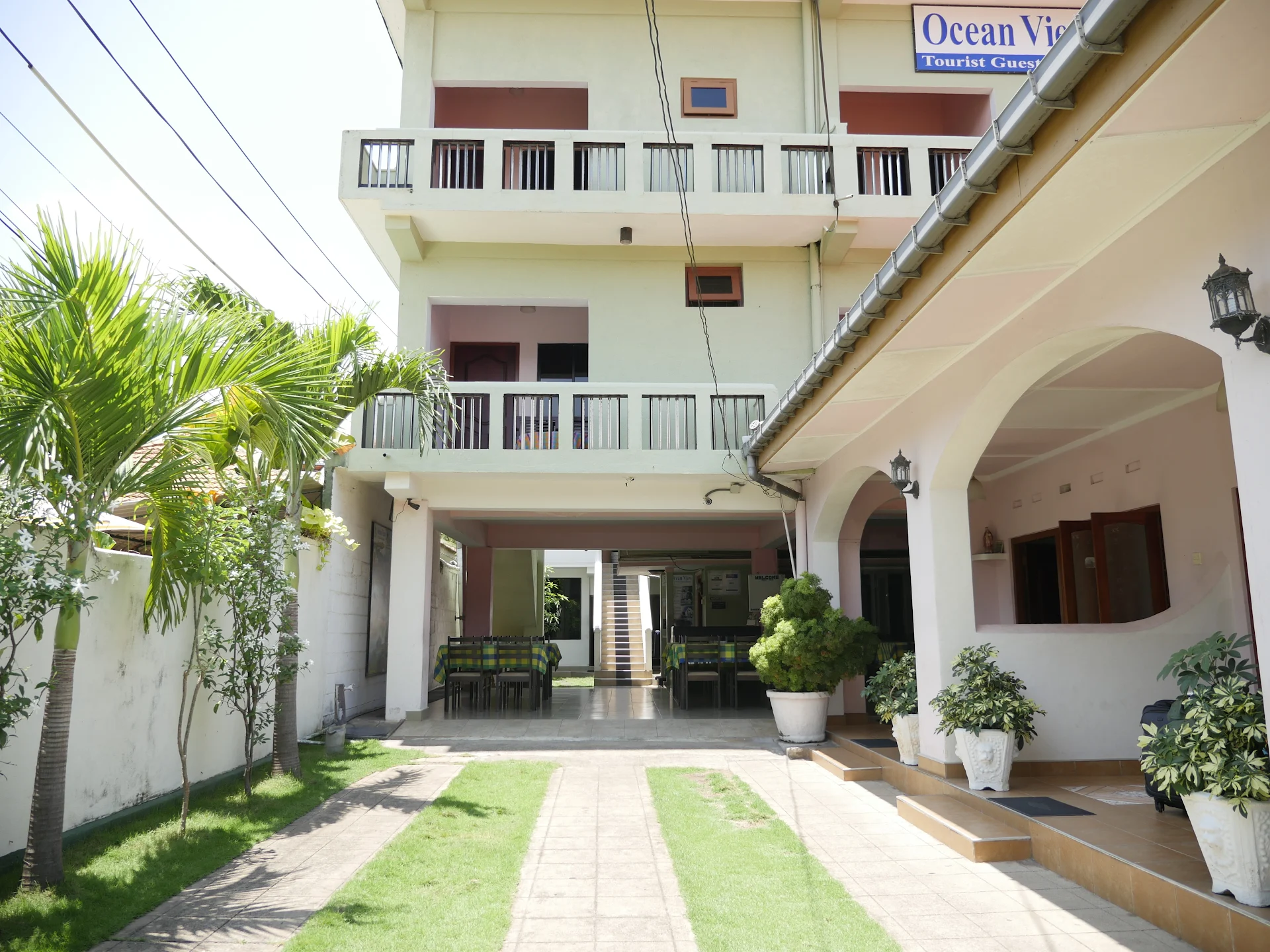 Ocean View Tourist Guest House and tours - Negombo.