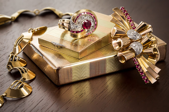 Lang Antique & Estate Jewelry by null