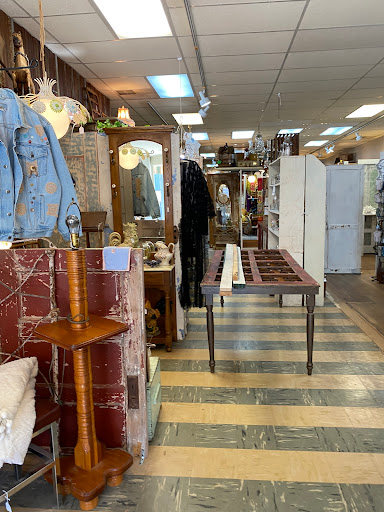 Nana's Antiques & Glfts - Thumbnail