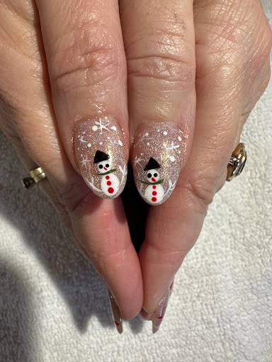 Dee Dee Nails - Visual