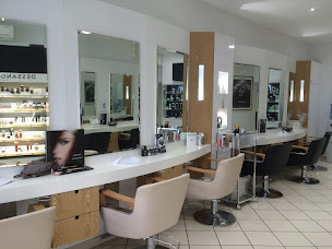 Photo n°1 de DESSANGE - Coiffeur Manosque à Manosque (Institut de beauté)