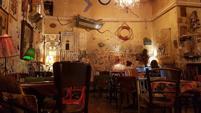 Csendes Vintage Bar & Café