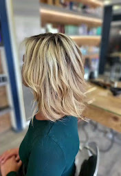 Photo n°26 de Olivier Tran Coiffeur (Ste-Suzanne) à Sainte-Suzanne (Salon de coiffure)