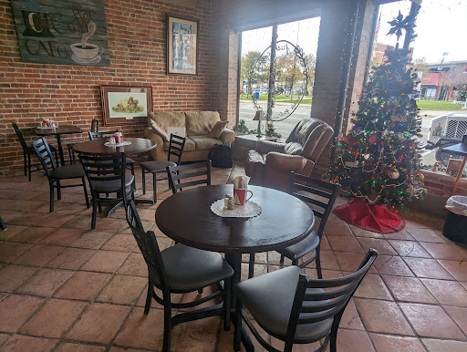 C Square Cafe - Visual