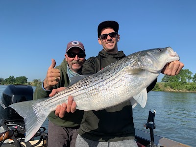 SAC RIVER GUIDE Pro Guide Kirk Portocarrero