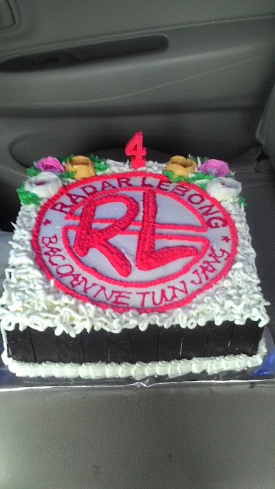 Photos of Novie Cake
