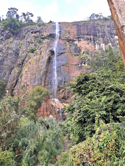 Photos of Diyaluma Waterfall