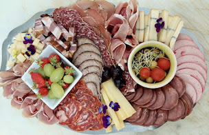 Photo n°3 de Maison robinault boucherie charcuterie épicerie traiteur à Saint-Ouen-des-Alleux (Charcutier)
