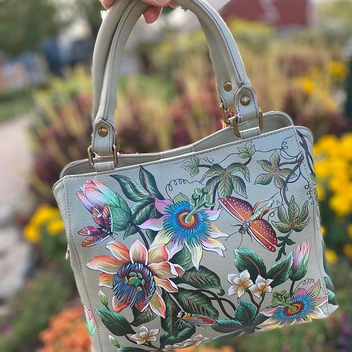 Classic Boutique & Gallery - Thumbnail