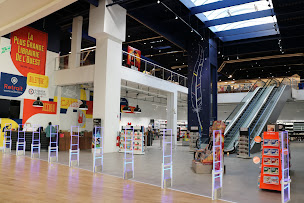 Photo n°3 de E.Leclerc Espace Culturel à Basse-Goulaine (Magasin de jeux vidéo)