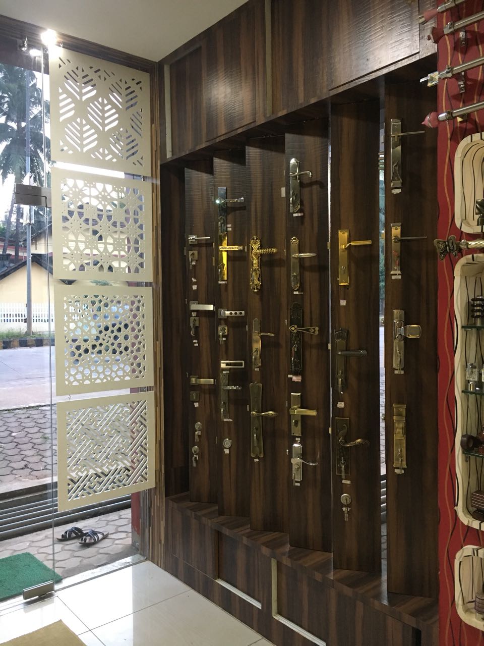 Store image