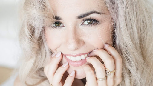 CHRISTINE ALVES - Thumbnail