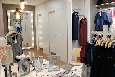 Photos of Materna Cl&iacute;o Clothing Store