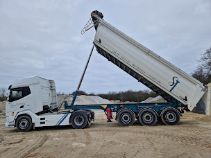 Photo n°2 de Suteau Transports à Beaupréau-en-Mauges (Société de transport routier)