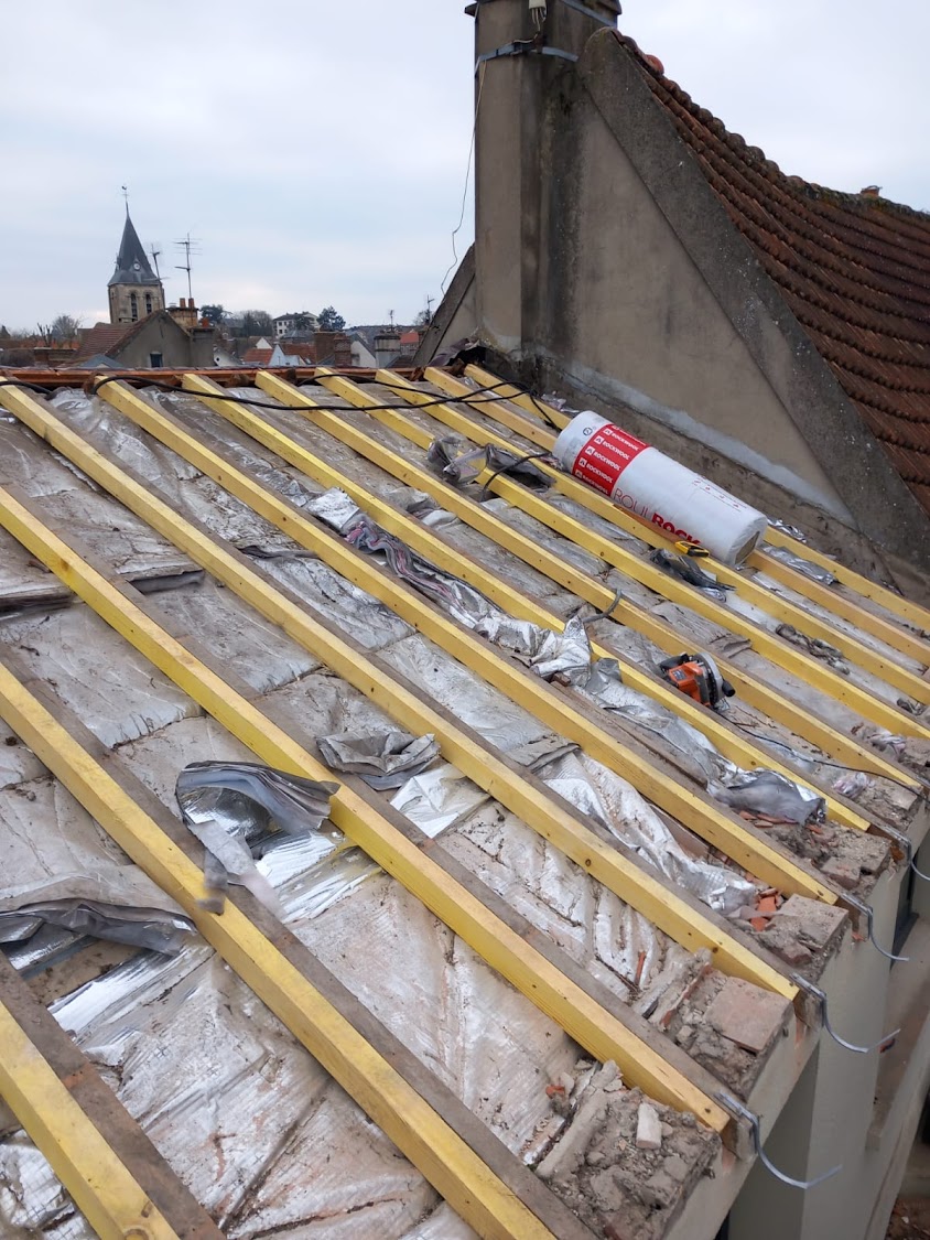 Couvreur Dujardin - Les Toitures de Paris — Isolation des combles à Issy-les-Moulineaux