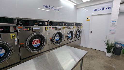 Ezy Laundrette Diamond Beach Logo