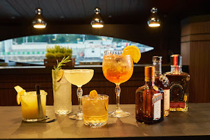 Photo n°11 de Paris en Scène Diner Croisière à Paris (Diner)