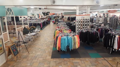 Photos of Unclaimed Baggage Center