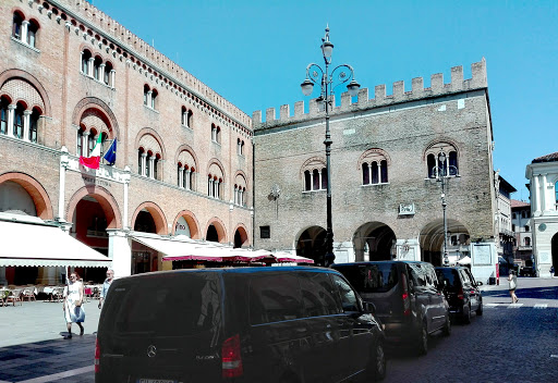 DRG Services di Sabrina Granello - NCC Treviso - Noleggio con conducente Treviso - Thumbnail