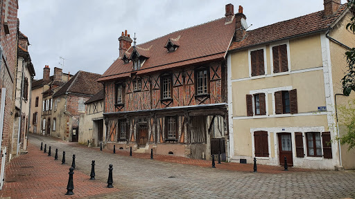 Maison de l'Archevêché de Saint-Julien-du-Sault - Thumbnail