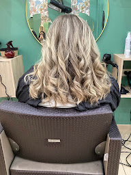 Photo n°12 de Jennif'hair coiffure mixte à Gournay-en-Bray (Salon de coiffure)