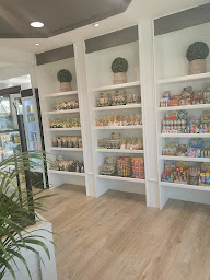 Photo n°56 de Maison Renault à Val-de-Scie (Sandwicherie)