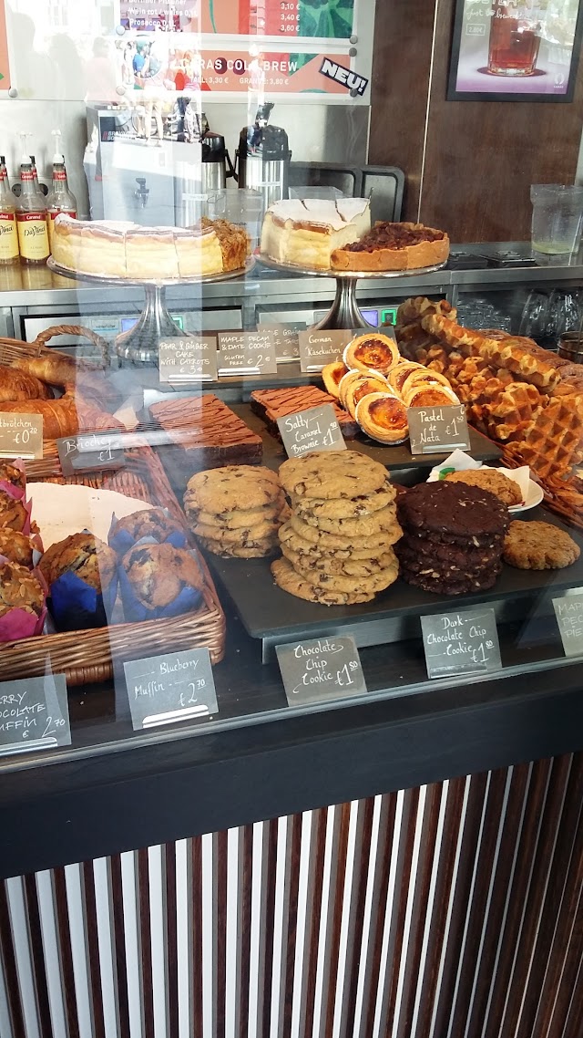 Caras Gourmet Café