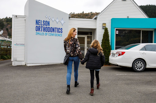 Nelson Orthodontics Logo