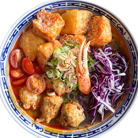 Wonton Hut Noodle Bar by null