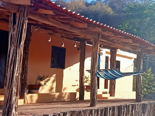 La misión, Clínica