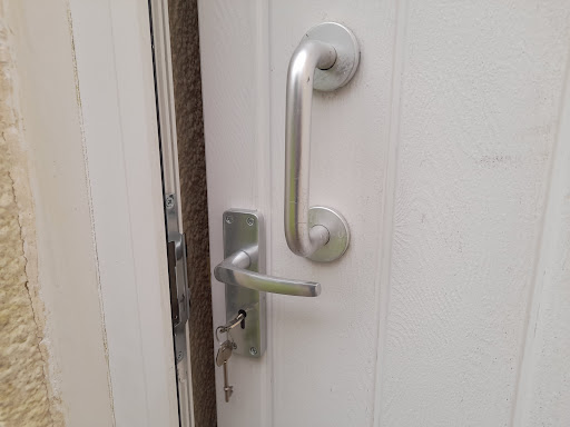 Lock-on Security - Visual