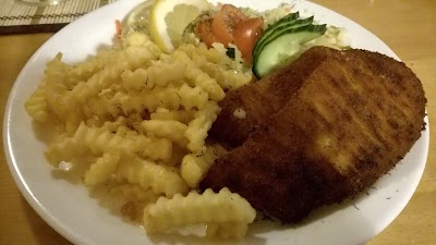 Photos of M&auml;ek&uuml;la k&otilde;rts
