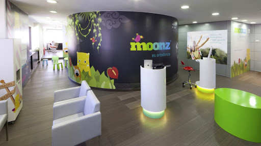 Clínica dental Moonz | Ortodoncia Marbella