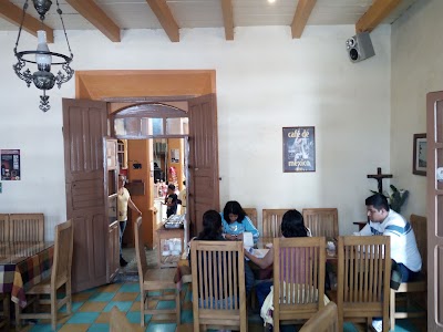 Photos of Caf&eacute; Colonial