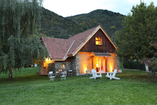 Photo de La Croisée des Chemins Gîtes - Spa, Hammam et Sauna - Piscine Chauffée à Izeaux (38140)